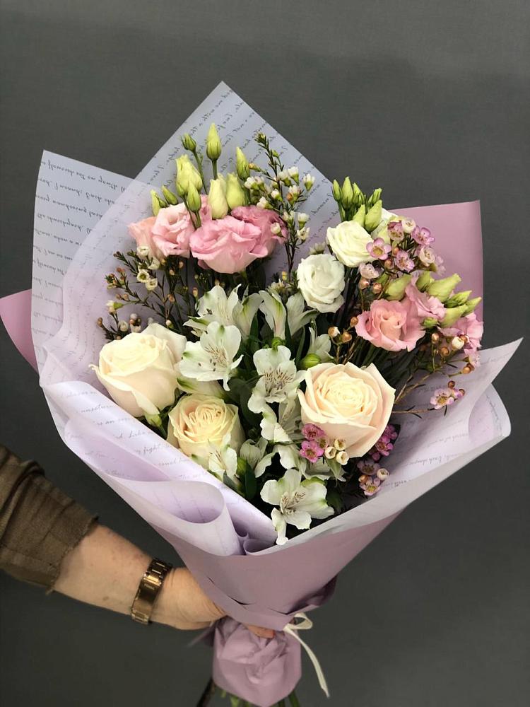 Букет цветов из: Альстромерии, Розы и Лизиантусы в Карабаново