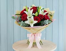 Букет цветов из:  Лилии и Розы в Карабаново