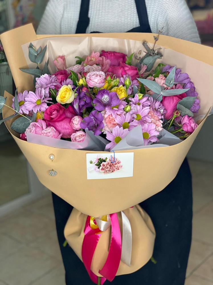 Букет цветов из: Хризантемы, Гвоздики и Альстромерии в Карабаново