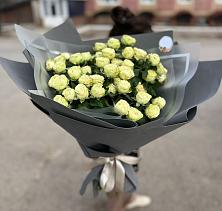 Букет Белые кустовые розы Солинеро в Карабаново