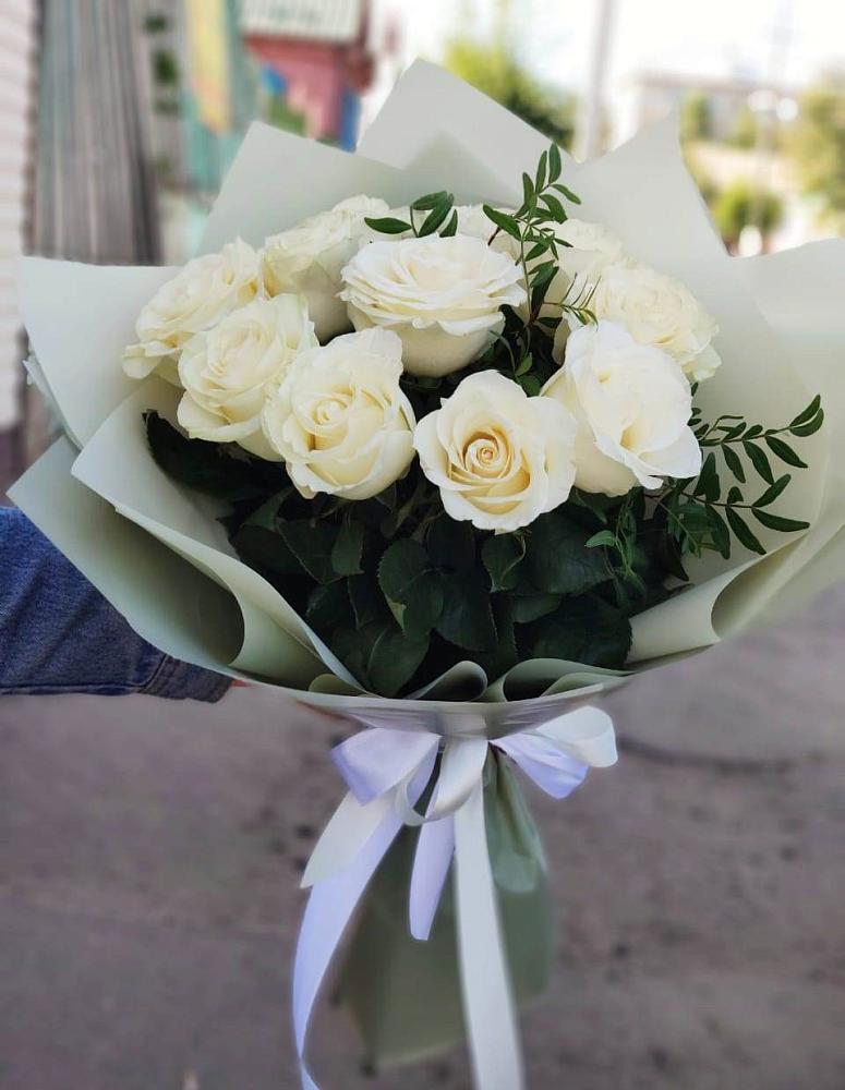 Букет Белые розы Проуд в Карабаново