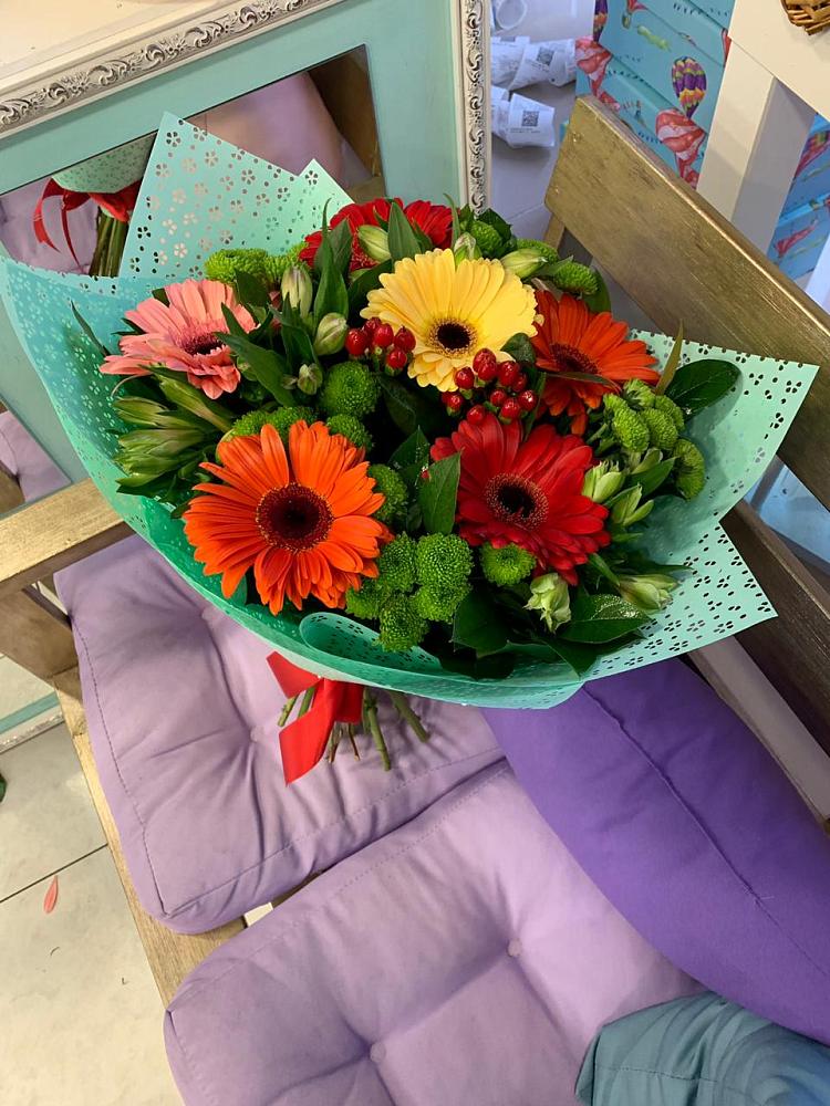 Букет цветов из: Герберы, Хризантемы и Альстромерии в Карабаново