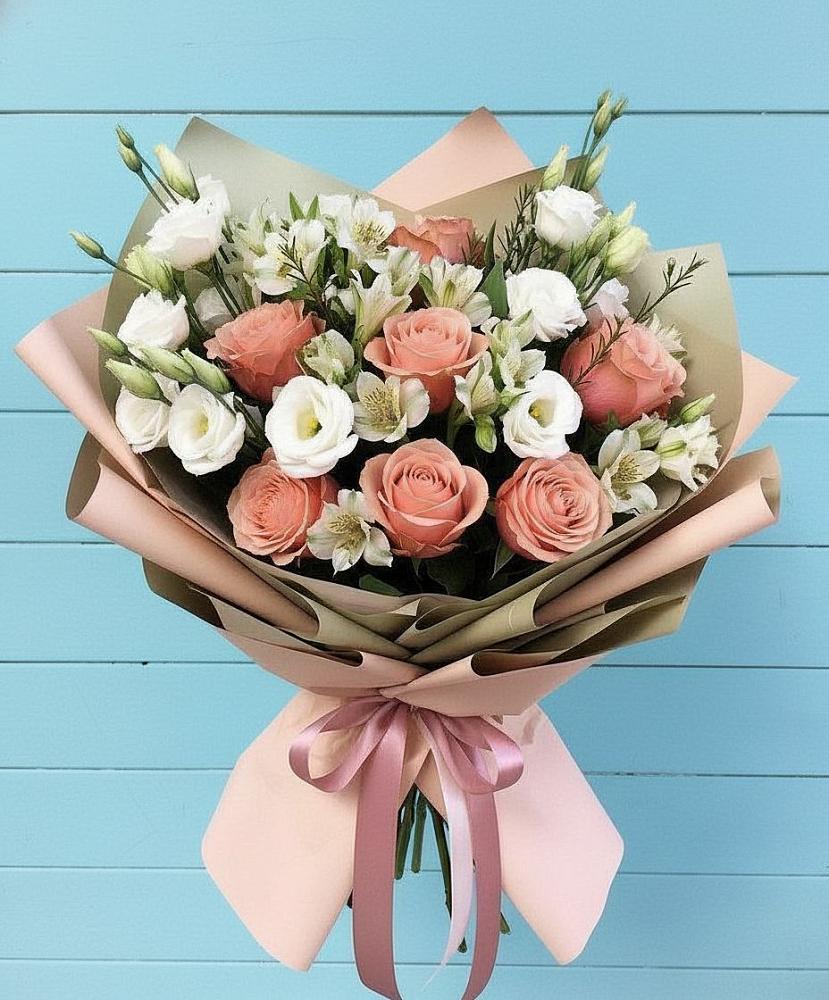 Букет цветов из: Розы, Альстромерии и Лизиантусы в Карабаново