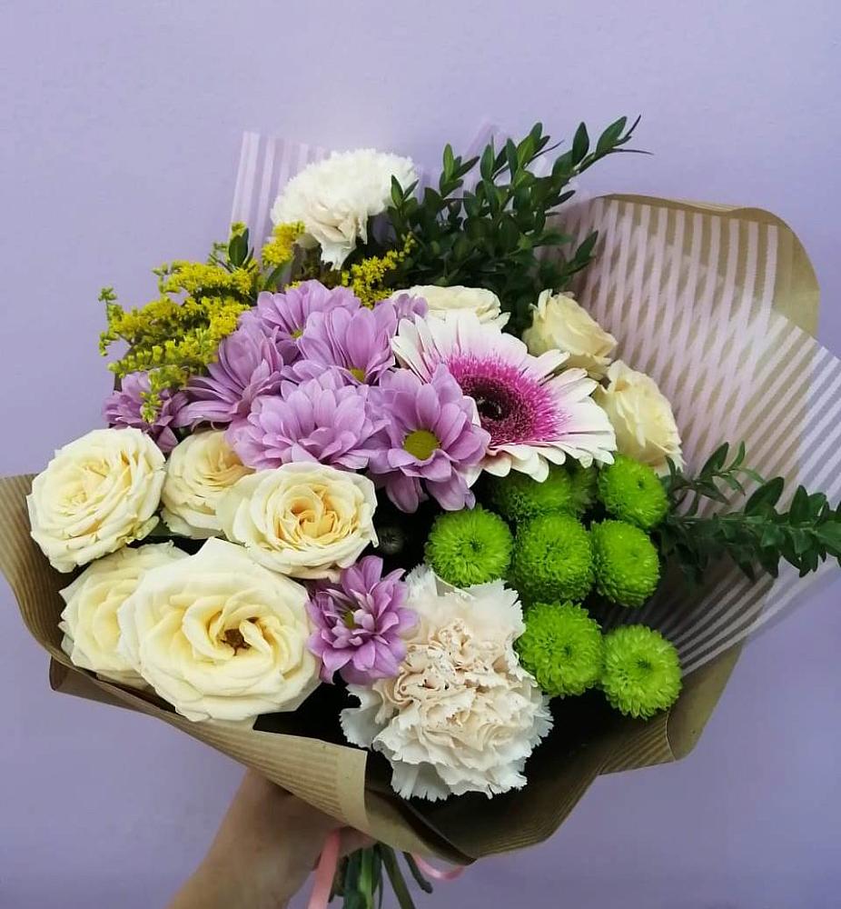 Букет цветов из: Хризантемы, Розы, Гвоздики и Герберы в Карабаново